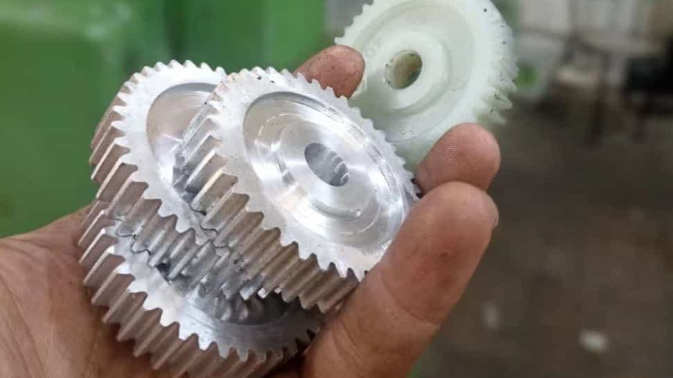 کارگاه تراشکاری دقیق در فارس خدمات CNC و سری‌ تراشی